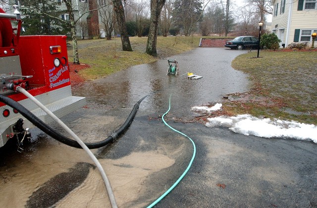 Water emergency 5 South Drive, March 2008.